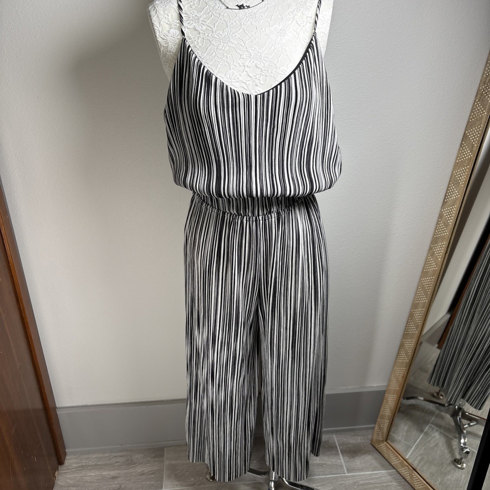 NWT Xhilaration Women S Black Jumpsuit Modern Pleated Striped Spaghetti *FLAWED
